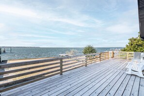 Terrace/patio - Bay Sunsets, King Bed, Fast Wi-fi (Kill Devil Hills)