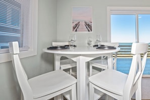 Dining - Bay Sunsets, King Bed, Fast Wi-fi (Kill Devil Hills)