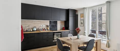 Fridge, microwave, oven, dishwasher