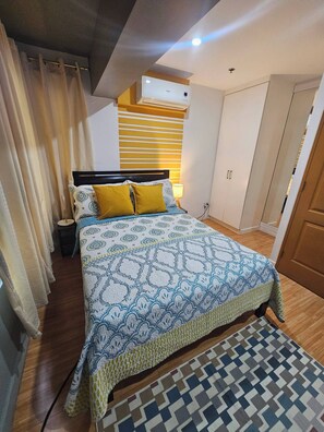 Condo, 2 Bedrooms, Accessible | 3 bedrooms - Casa Rosa2 2BR Loft in BGC With 55" Smart TV & 5 pax (Taguig)