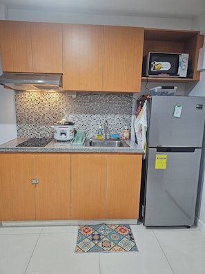 Condo, 2 Bedrooms, Accessible | Interior - Casa Rosa2 2BR Loft in BGC With 55" Smart TV & 5 pax (Taguig)
