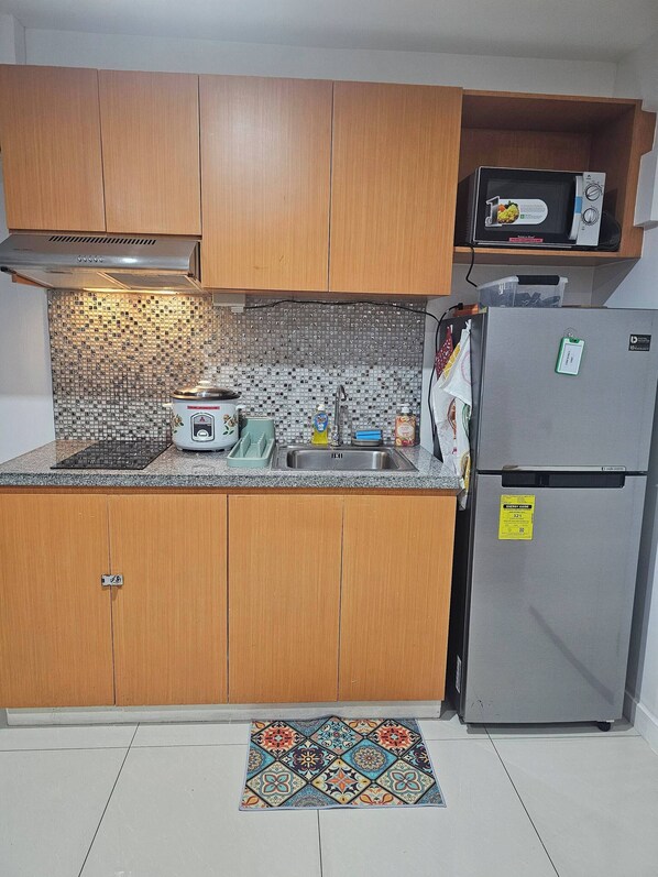 Condo, 2 Bedrooms, Accessible | Interior - Casa Rosa2 2BR Loft in BGC With 55" Smart TV & 5 pax (Taguig)