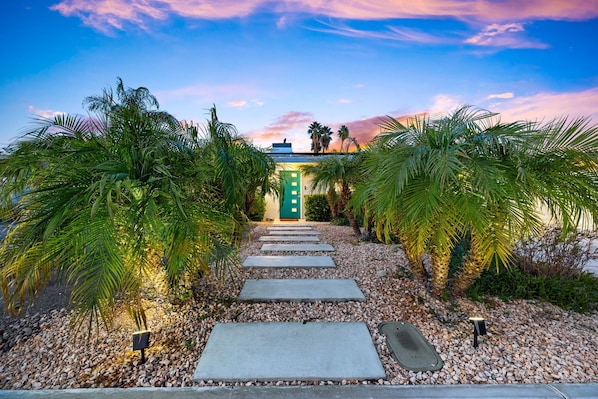 Property grounds - 25% Off July! Perfect For Families -Pool, Jacuzzi* (Palm Springs)