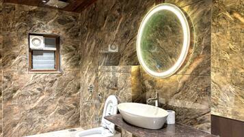 Dusche, Handtücher, Seife, Toilettenpapier
