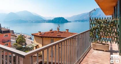 A classically furnished apartment, located right in front of the lake, with a breathtaking view of the Bellagio peninsula, in the center of Lake Como.A few steps from the magical town of Varenna.Fiumelatte takes its name from the Fiumelatte river, which