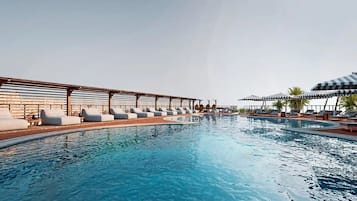 AuĂenpool, Cabañas (kostenlos), Sonnenschirme