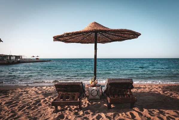 Private beach, beach umbrellas, beach towels, beach yoga - ananea Hurghada – Adults Only (Hurghada)