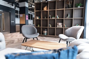 Lobby sitting area - Student Only Stanley Studios (Portsmouth)