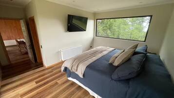 3 chambres, fer et planche à repasser, Wi-Fi, draps fournis