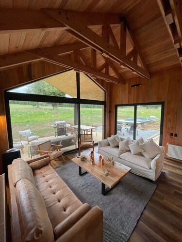 New house with pool only 15 minutes from Pucón Chile