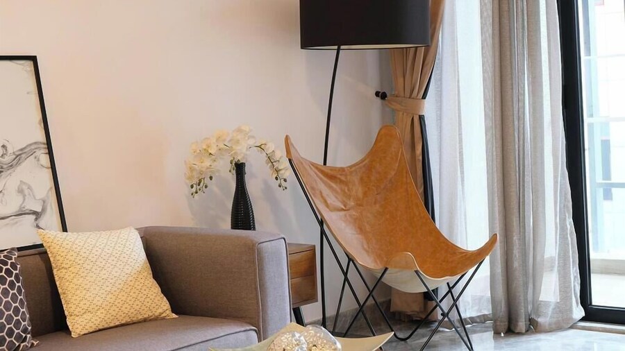 D1MENSION Iconic Central Luxury Living