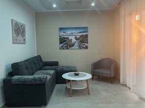 Smart TV - comfort 1bdr apartment with private parking III-IV (Tivat)