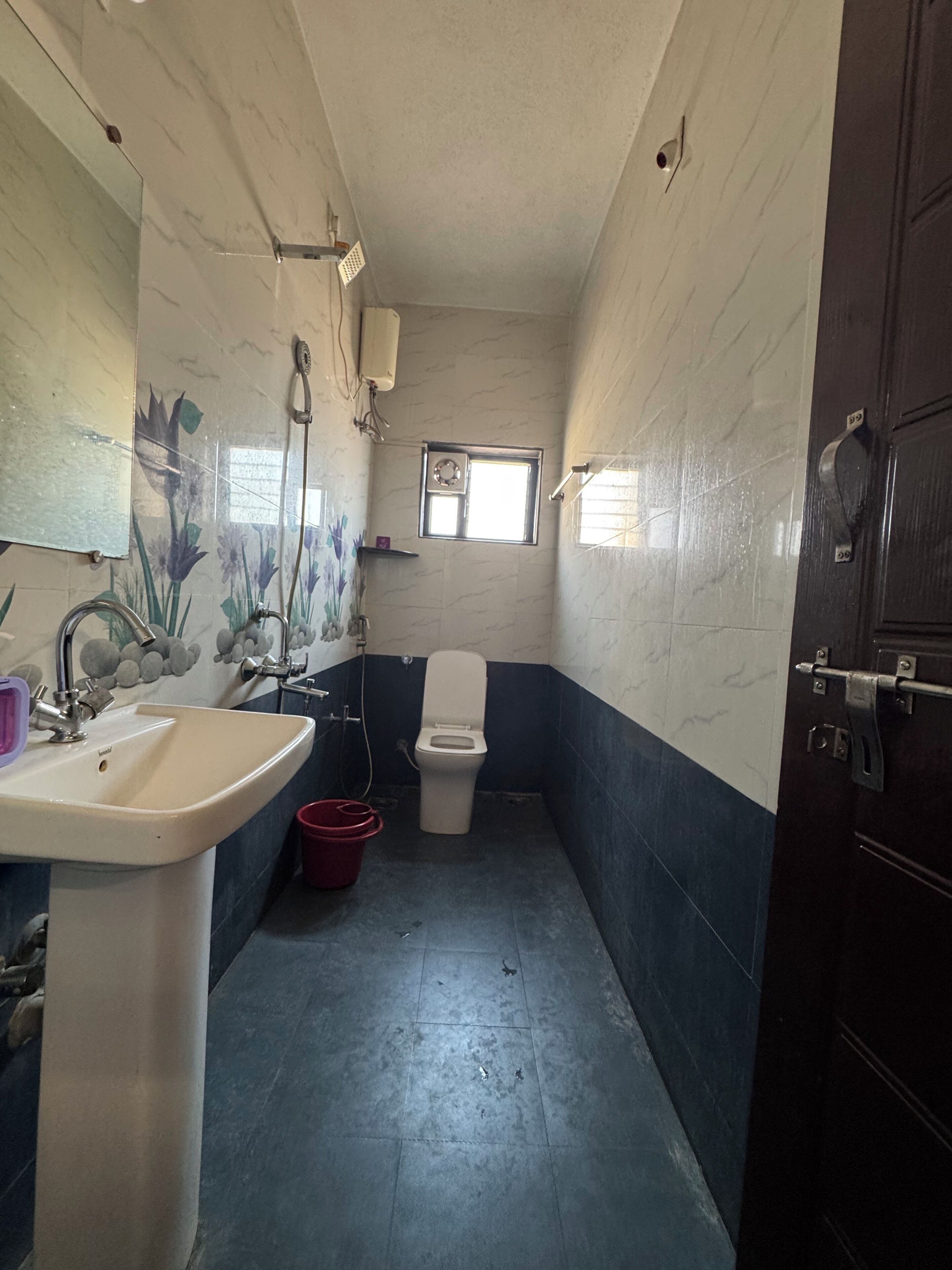 Quarto casal luxo, 1 cama Queen, vista para a cidade | Banheiro | Chuveiro, sabonete