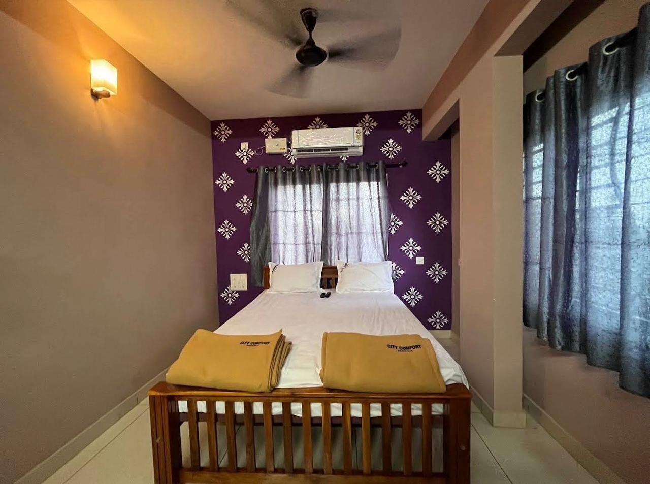 Schreibtisch, kostenloses WLAN