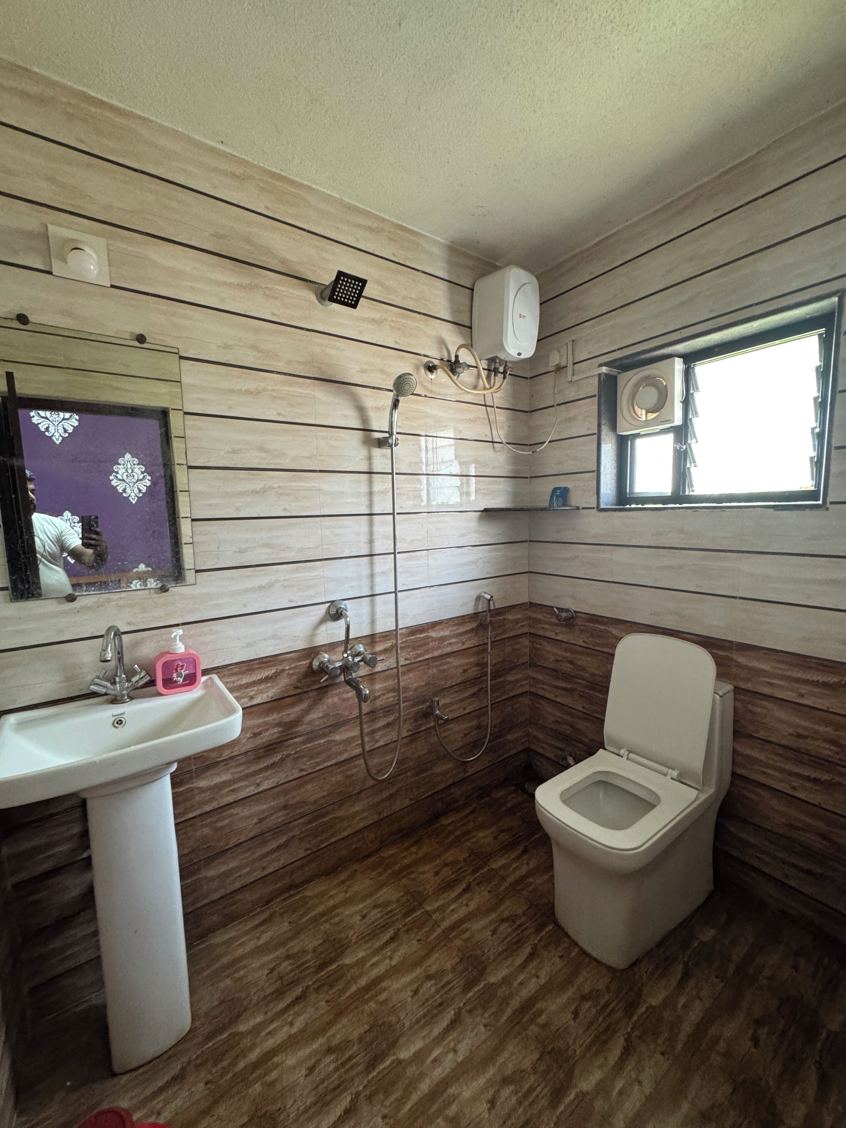 Deluxe Double Room | Bathroom | Shower, soap