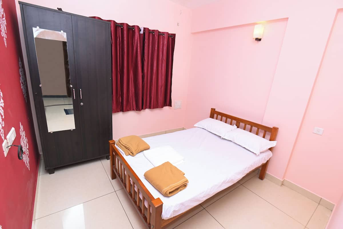 Deluxe Double Room | Desk, free WiFi