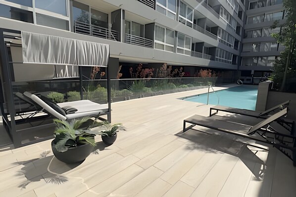 Apartment | Pool | Seasonal outdoor pool - Oceana Suites Ñuñoa (Santiago)