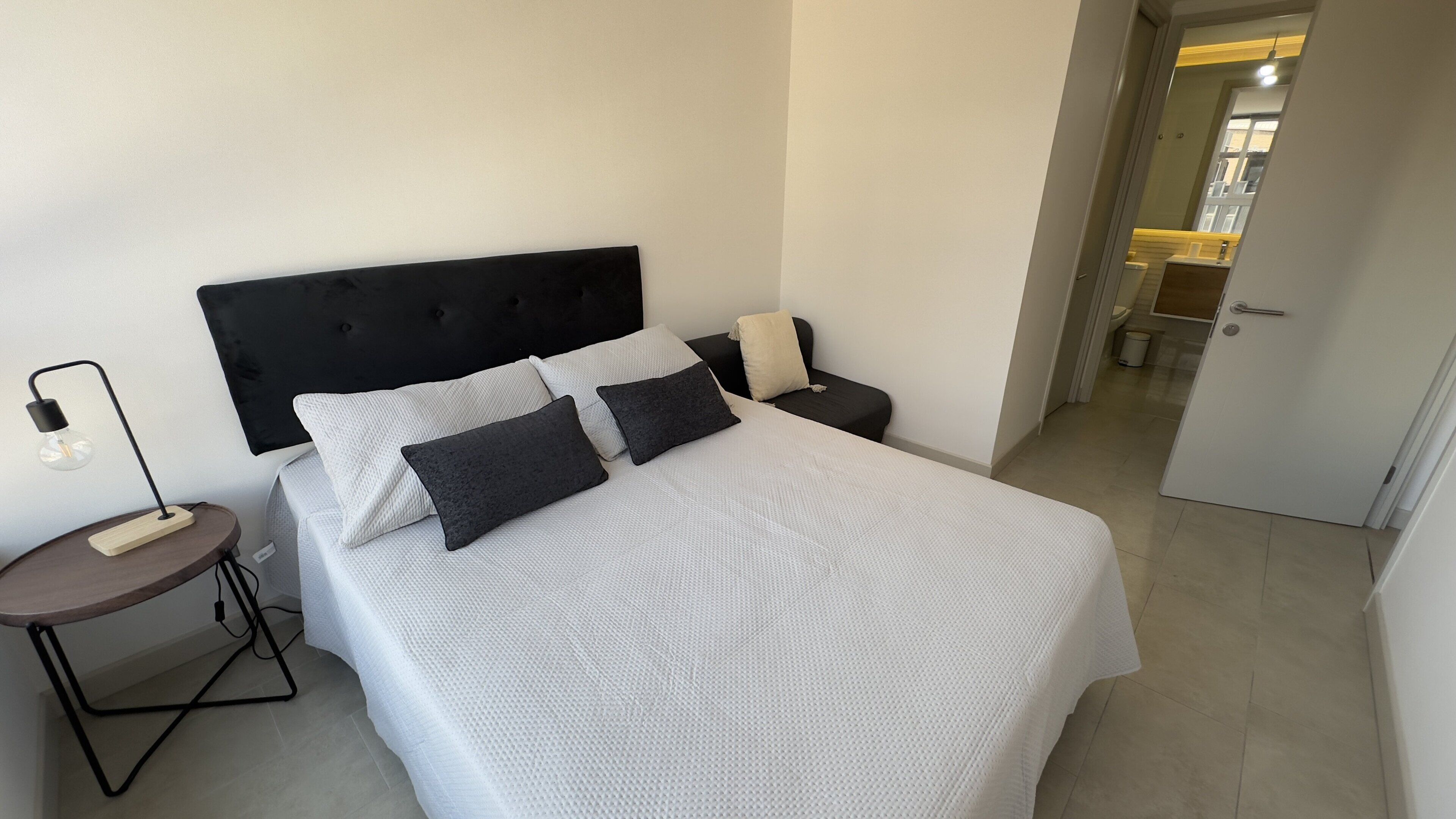 Comfort Apartment, Balcony, City View