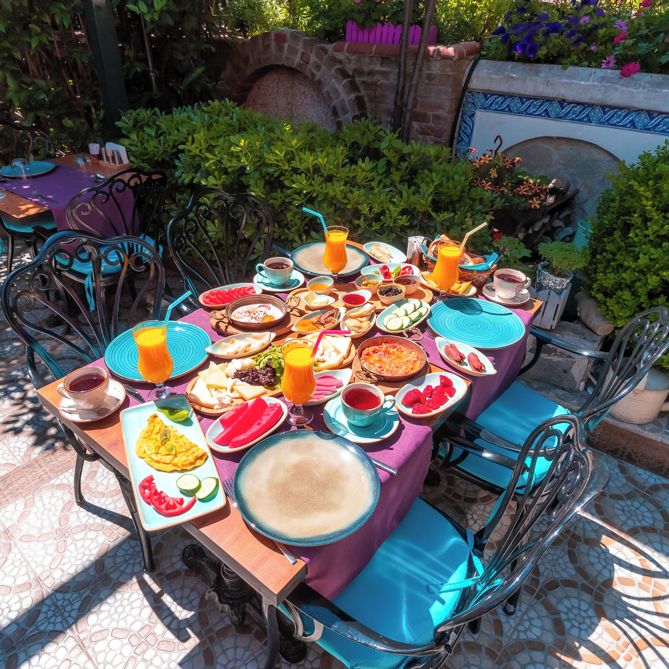 Desayuno a la carta diario (EUR 9 por persona)