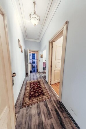 Skrivebord og wi-fi (inkludert)