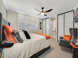 3 bedrooms, iron/ironing board, WiFi, bed sheets - Aurora Pacific U12 Walk To Kings Beach & Shops (Kings Beach)