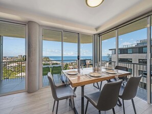 Dining - Aurora Pacific U12 Walk To Kings Beach & Shops (Kings Beach)