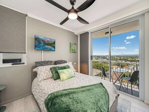 3 bedrooms, iron/ironing board, WiFi, bed sheets - Aurora Pacific U12 Walk To Kings Beach & Shops (Kings Beach)