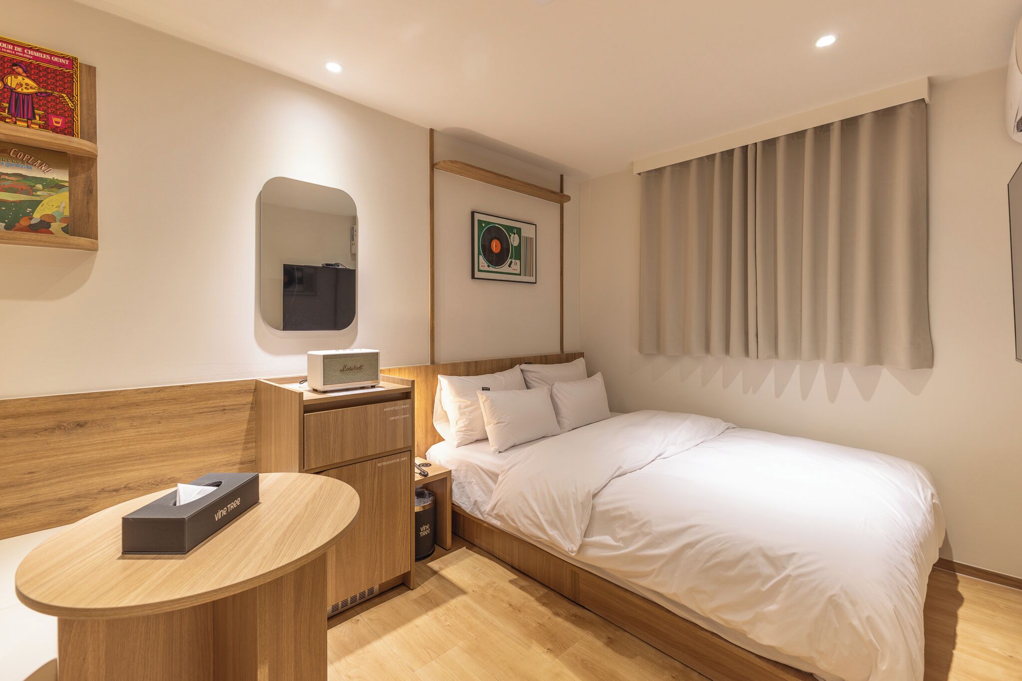 Double Room, 1 Queen Bed, Non Smoking, Housekeeping | Premium bedding, down comforters, pillowtop beds, free WiFi