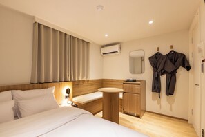 Double Room, 1 Queen Bed, Non Smoking, Housekeeping - Vinetree Boutique Hotel (Seoul)