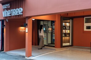 Exterior detail - Vinetree Boutique Hotel (Seoul)