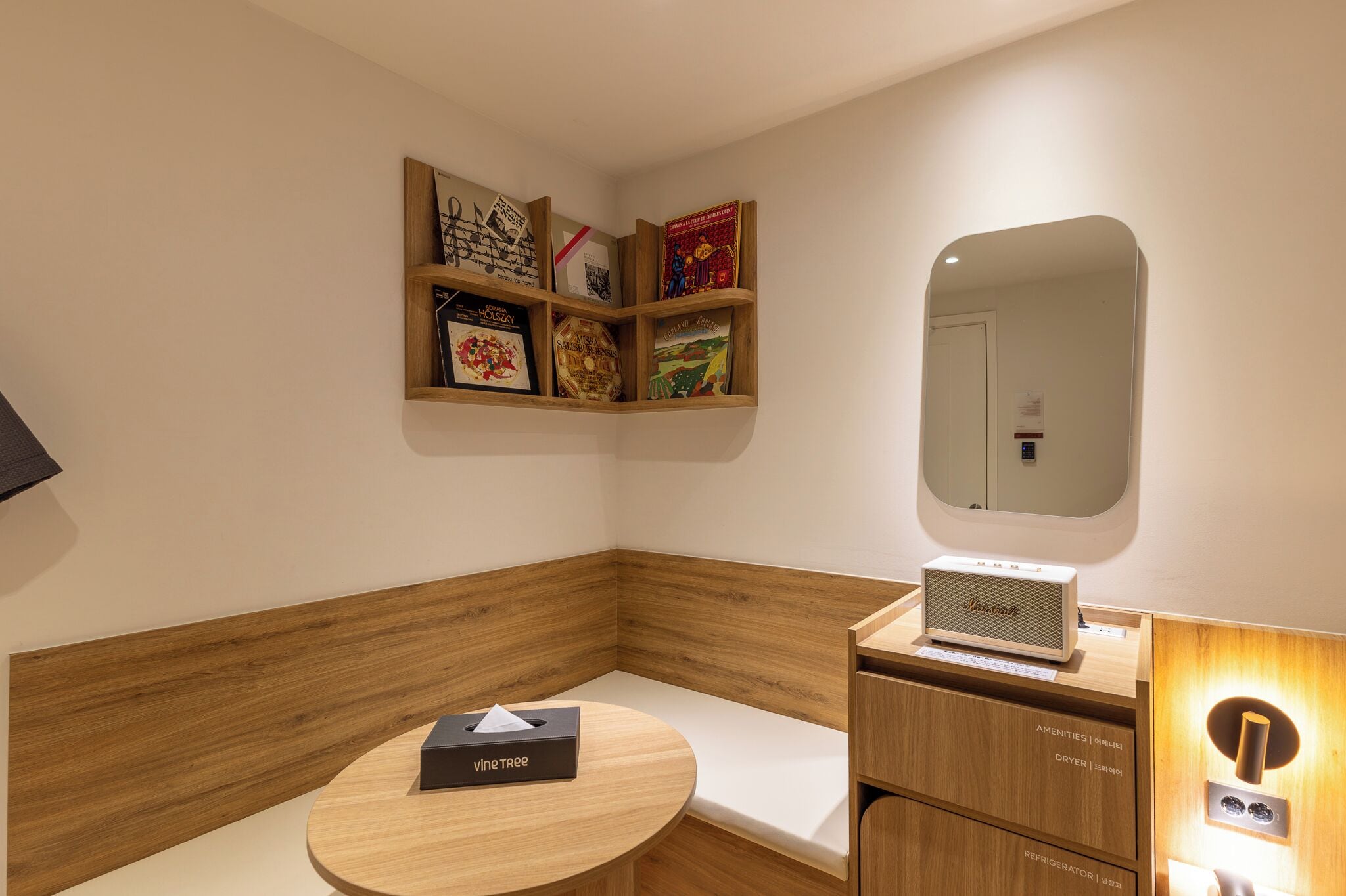 Double Room, 1 Queen Bed, Non Smoking, Housekeeping | Premium bedding, down duvets, pillow-top beds, free WiFi