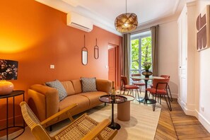 TV - Premium 2Bedrooms ArcdeTriomphe AC ChampsElysées (Paris)