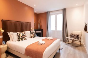 Iron/ironing board, travel cot, WiFi, bed sheets - Premium 4Bedrooms ChampsElysée ArcdeTriomphe (Paris)