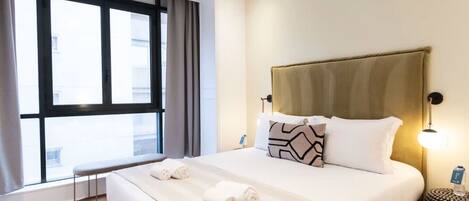 Iron/ironing board, travel cot, WiFi, bed sheets