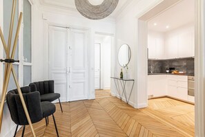 Interior - Premium ArcdeTriomphe 4Bedrooms ChampsÉlysées AC (Paris)