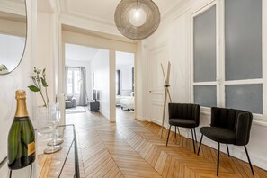 Interior - Premium ArcdeTriomphe 4Bedrooms ChampsÉlysées AC (Paris)