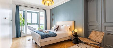 Bügeleisen/Bügelbrett, Reisekinderbett, WLAN, Bettwäsche