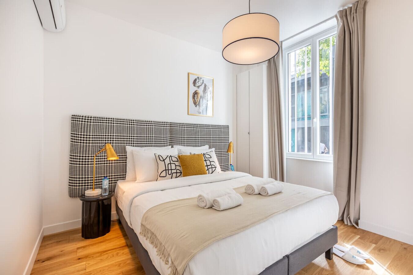 Iron/ironing board, travel cot, WiFi, bed sheets