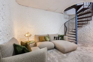 Interior - Prestige ArcDeTriomphe  ChampsÉlysées 2Bedrooms AC (Paris)