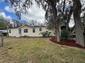 Exterior - Private Room up to 3 ppl (Moon Lake)