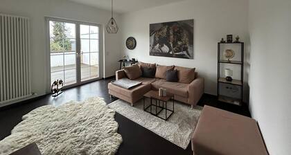 Esklusives Loft mit Kamin & Sonnenterasse nahe Messe direkt am Bahnhof&Parkplatz