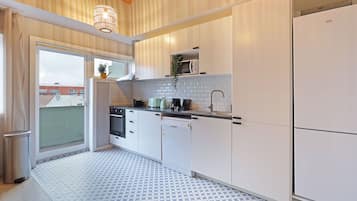 Deluxe-Apartment | Eigene Küche | Großer Kühlschrank, Mikrowelle, Ofen, Herdplatte