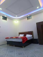 Laptop workspace, free WiFi