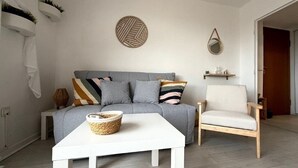TV, books - Studio Sea View Nice (Nice)