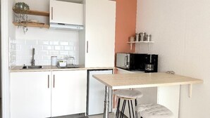 Coffee/tea maker, fridge, microwave, oven - Studio Sea View Nice (Nice)