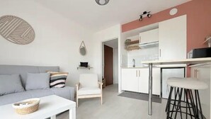 TV, books - Studio Sea View Nice (Nice)