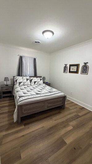 2 bedrooms, iron/ironing board, WiFi, bed sheets
