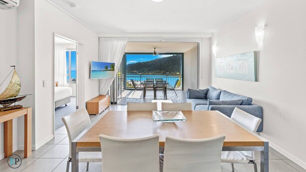 Unclassified image, 1 of 16, button - Whitsunday's, spa Bath, Beach, Marina, Infinity Pool, Restaurant (Airlie Beach)