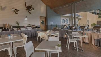 Apartment, 2 Bedrooms, Balcony | Dining