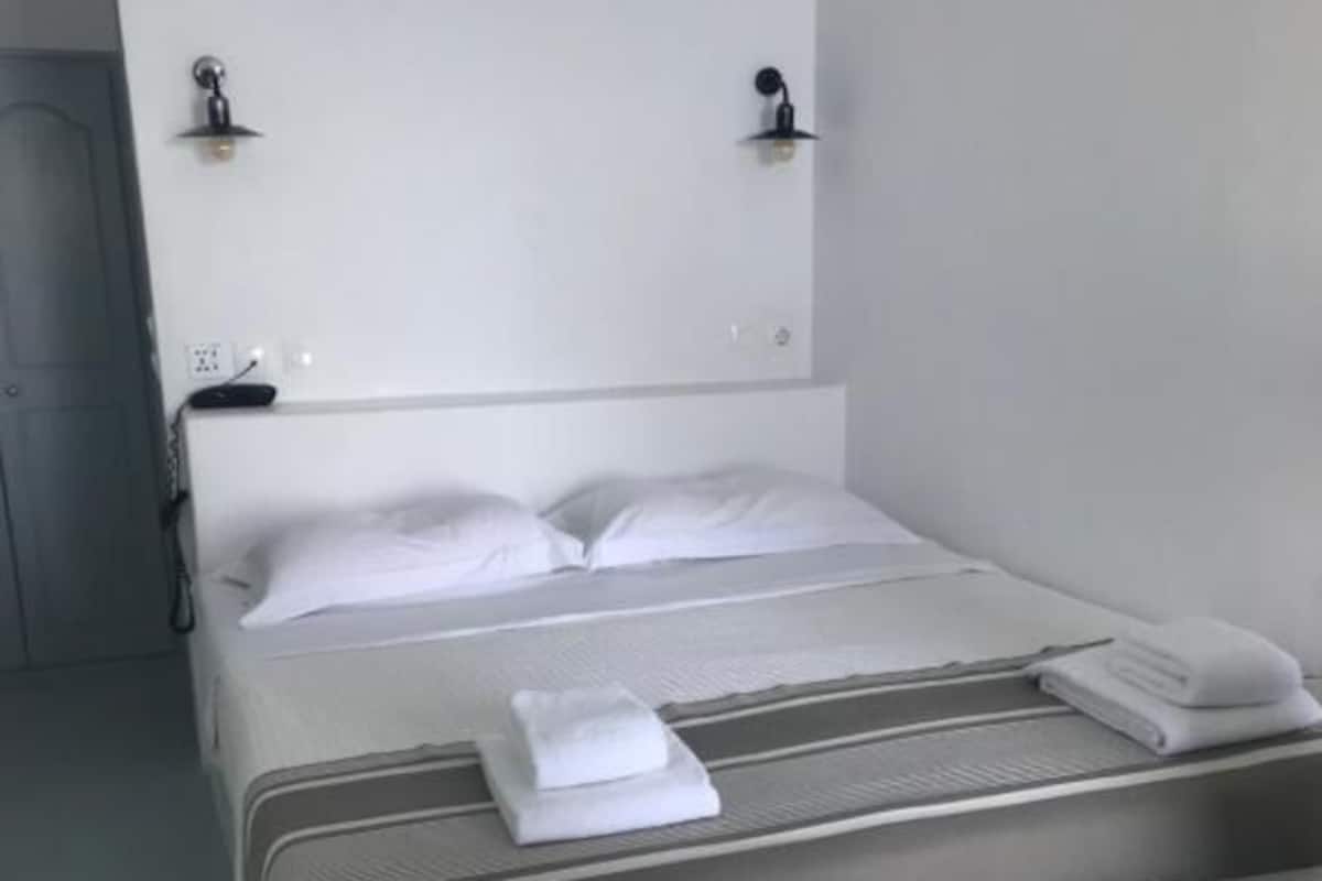 Standard Double Room, Sea View | In-room safe, blackout drapes, soundproofing, iron/ironing board